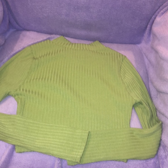 Princess Polly mock neck cropped shirt - Picture 4 of 4